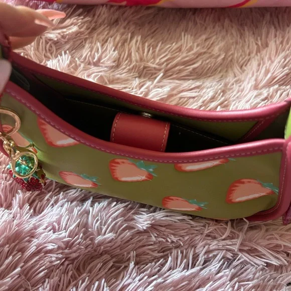 Coachtopia Strawberry Ergo - Picture 4 of 9